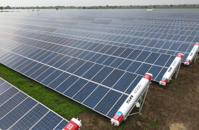 KP Group’s KPI Green OMS Takes Solar Panel Maintenance to the Next Level with Water-Saving Robots