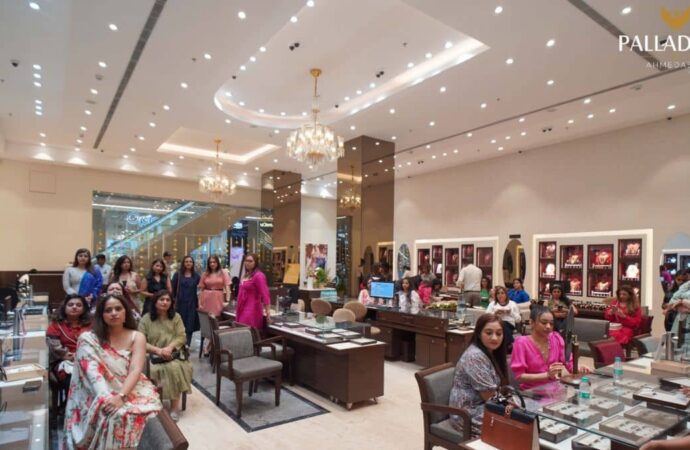 Tanishq’s Jewellery Extravaganza Wows Shoppers at Palladium Ahmedabad